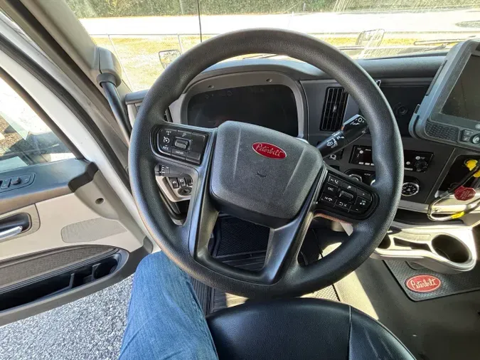 2023 Peterbilt 57974f874d2ae3dc634b41d768d3ded5b39