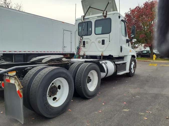 2016 FREIGHTLINER/MERCEDES CASCADIA 125