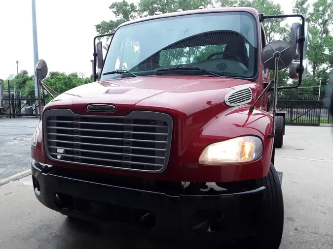 2019 FREIGHTLINER/MERCEDES M2 10674fa5b3d4ba65483b84e7457b4a7c2c6