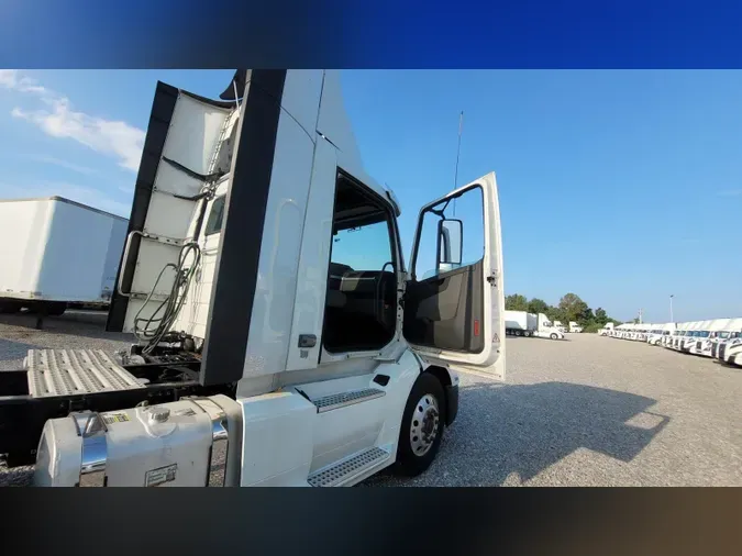 2019 Volvo VNL300