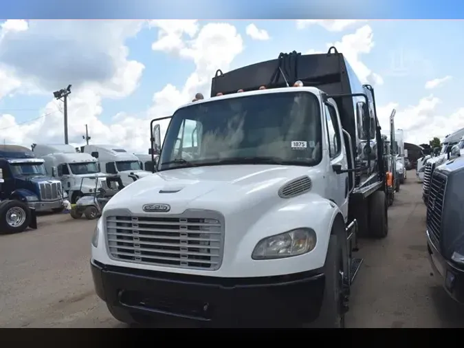 2005 FREIGHTLINER BUSINESS CLASS M2 106