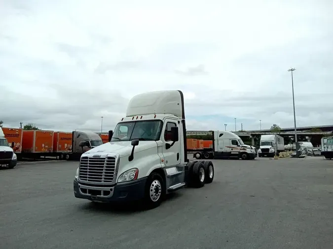 2019 Freightliner Cascadia 12574fcde36318b78d793a764330cba642b