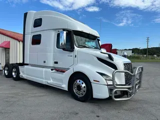 2020 VOLVO VNL64T860