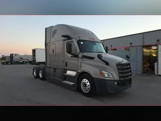 2023 Freightliner Cascadia 126