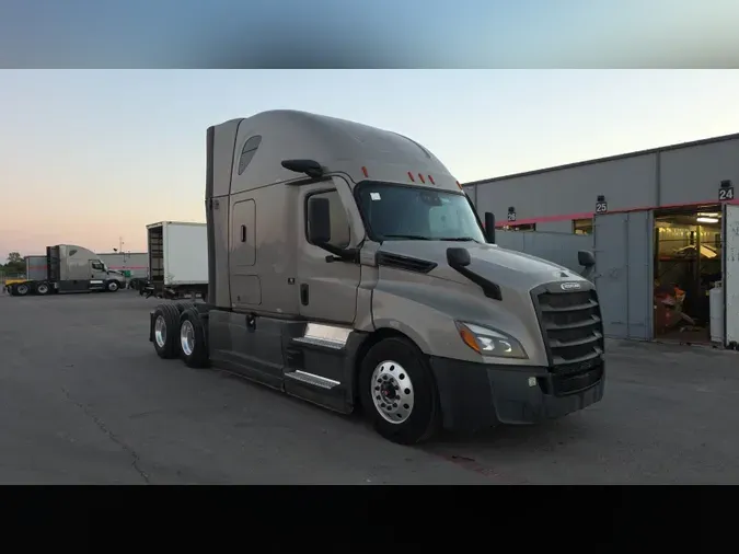 2023 Freightliner Cascadia 12674ff8f9af7c48fb4deec04d886af1129