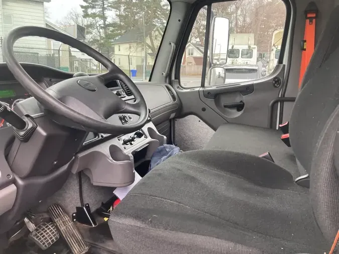 2019 FREIGHTLINER/MERCEDES M2 10675002bb9c60030aea1d1d4b71213f217