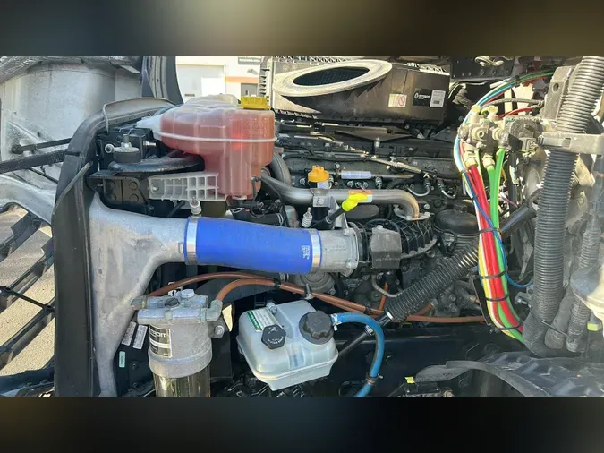 2020 Freightliner Cascadia 126