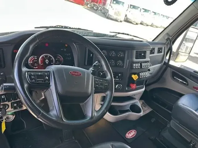 2025 Peterbilt 579