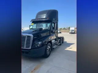 2016 Freightliner CASCADIA 125