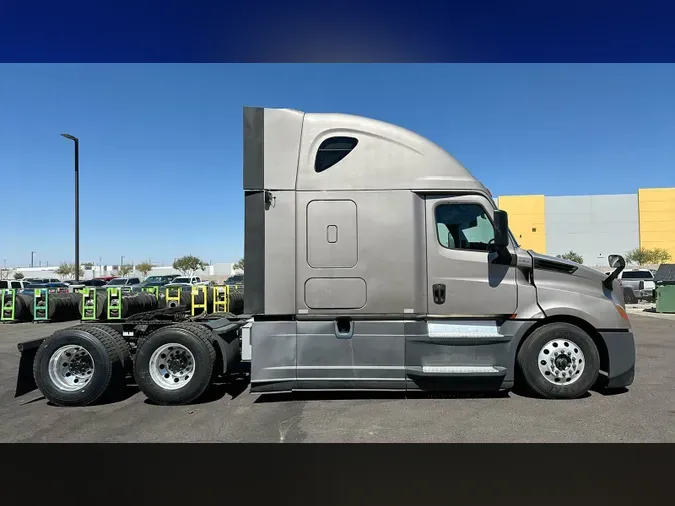 2020 Freightliner Cascadia