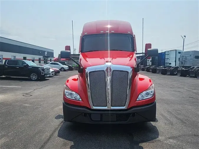 2023 KENWORTH T680