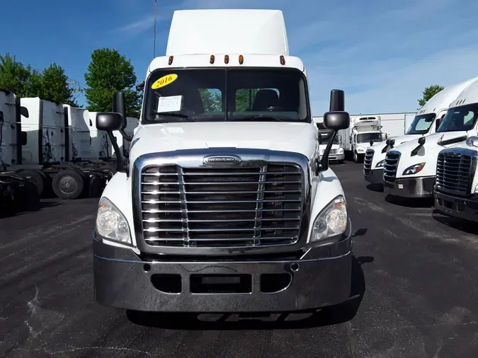 2016 FREIGHTLINER/MERCEDES CASCADIA 125