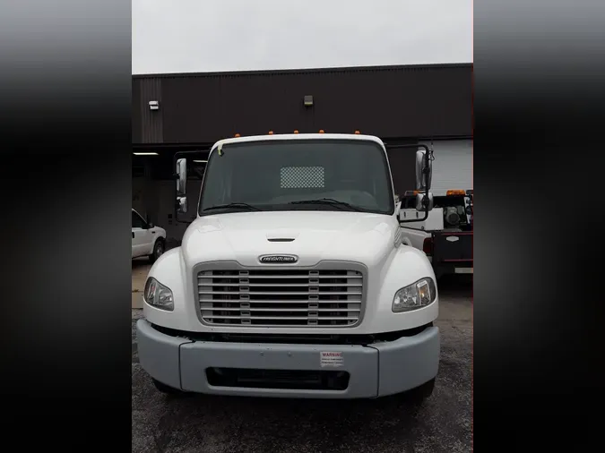 2013 FREIGHTLINER/MERCEDES M2 106