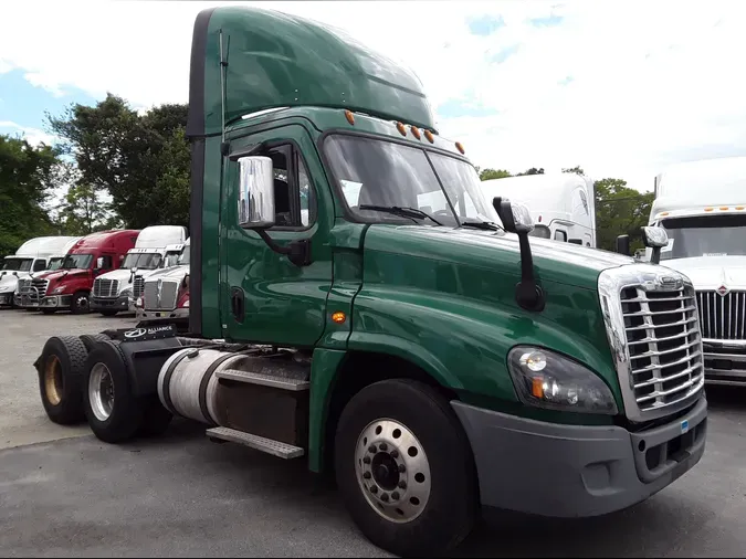 2017 FREIGHTLINER/MERCEDES CASCADIA 125