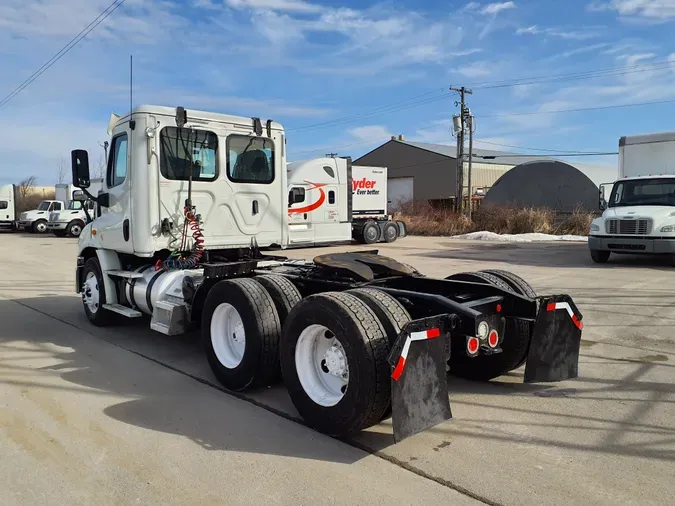 2018 FREIGHTLINER/MERCEDES CASCADIA 113