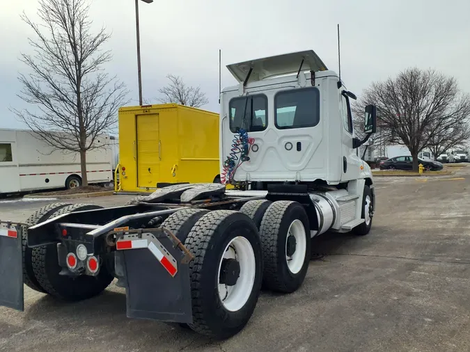 2019 FREIGHTLINER/MERCEDES CASCADIA 125