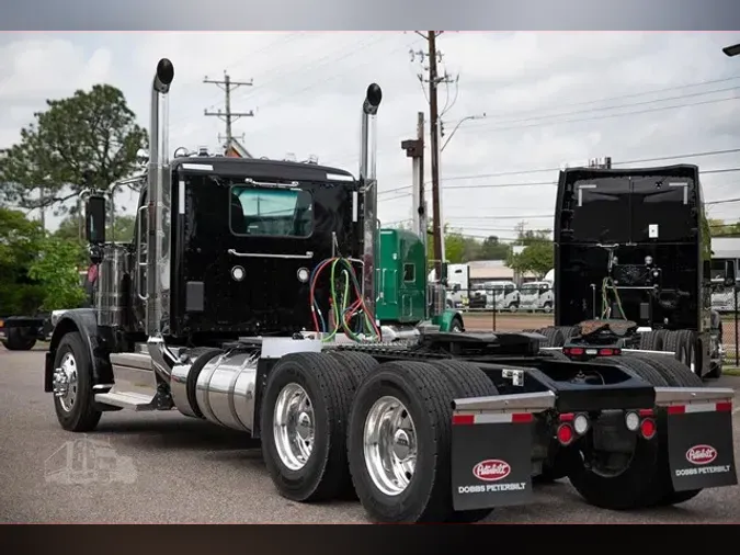 2025 PETERBILT 589