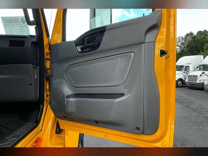 2019 INT LT625 6x4