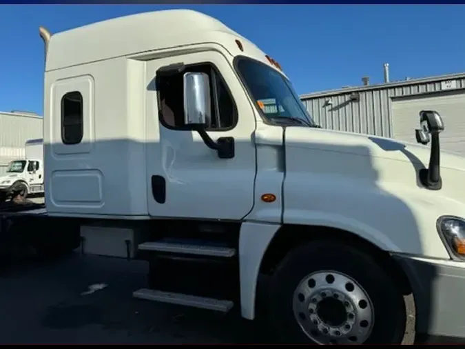 2017 FREIGHTLINER/MERCEDES CASCADIA 125