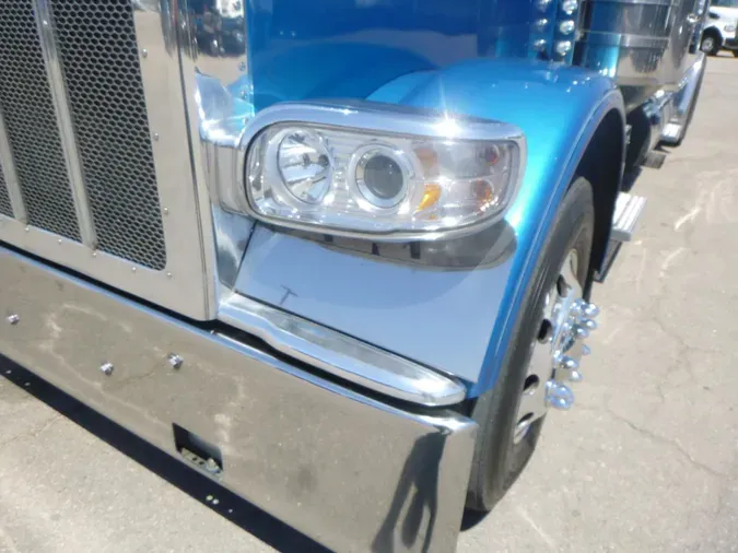 2020 Peterbilt 389