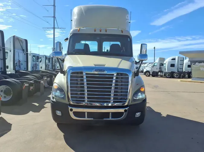 2019 FREIGHTLINER/MERCEDES CASCADIA 125