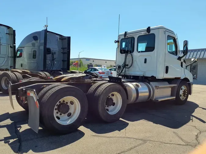 2021 FREIGHTLINER/MERCEDES CASCADIA PX11664ST7521e5584cb5aeeb124f3278ad43ebf5