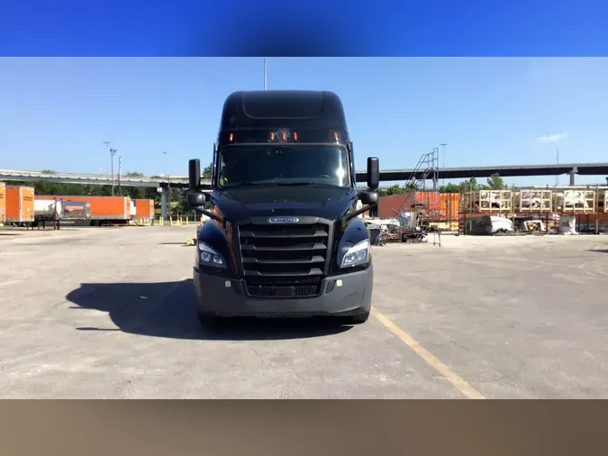 2023 Freightliner Cascadia 126