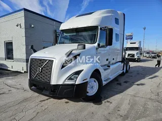 2020 VOLVO VNL64T760