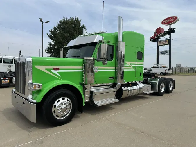 2025 Peterbilt 5897526ad89041f65a543b8417a2a96286f