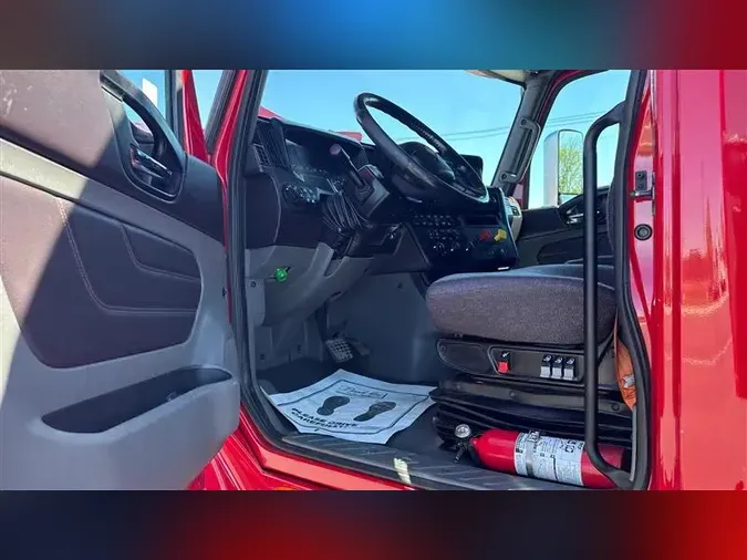 2022 INTERNATIONAL LT