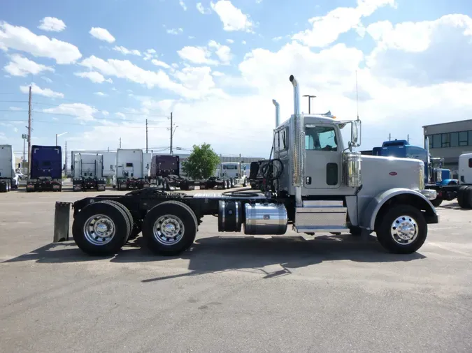 2020 Peterbilt 389