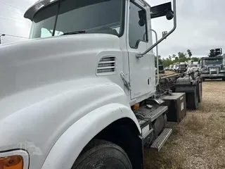 2005 MACK GRANITE CV713