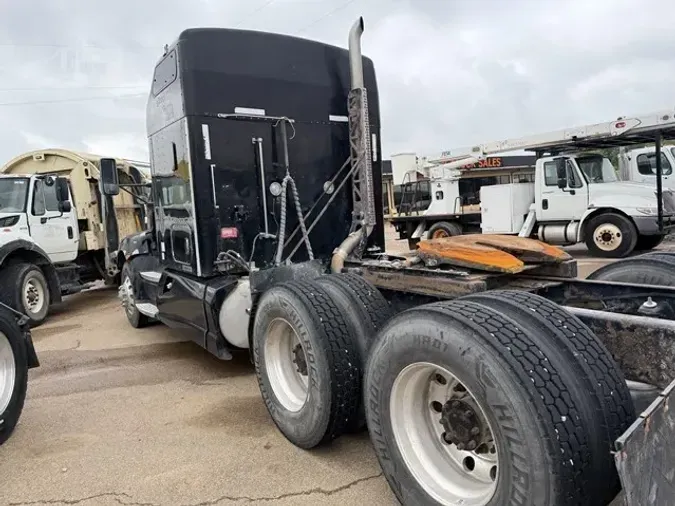 2012 KENWORTH T660752d9210b78b6cc44f6ab6834076e082