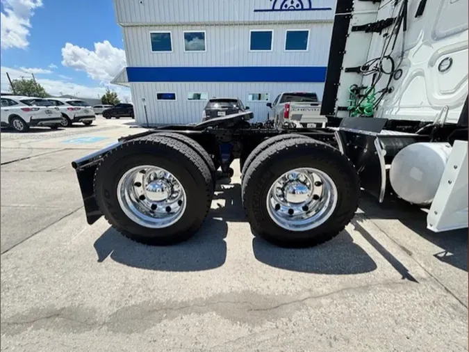 2023 Freightliner Cascadia 126