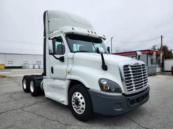 2018 FREIGHTLINER/MERCEDES CASCADIA 125