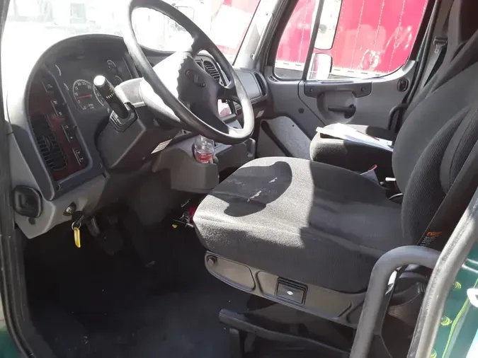 2016 FREIGHTLINER M2 106