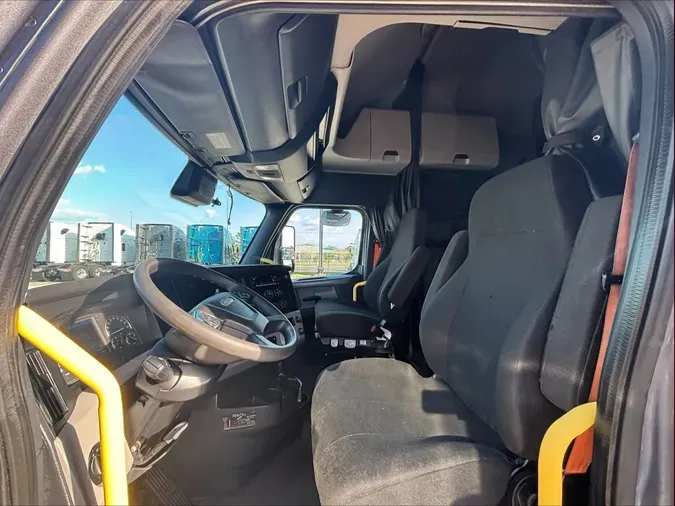 2021 Freightliner Cascadia 12675304b88171d8bc7920905b0f10afe38