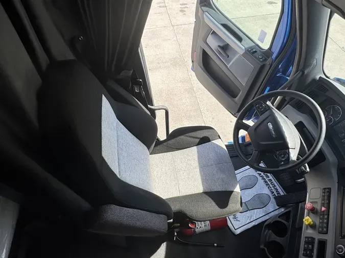 2019 Freightliner Cascadia 126