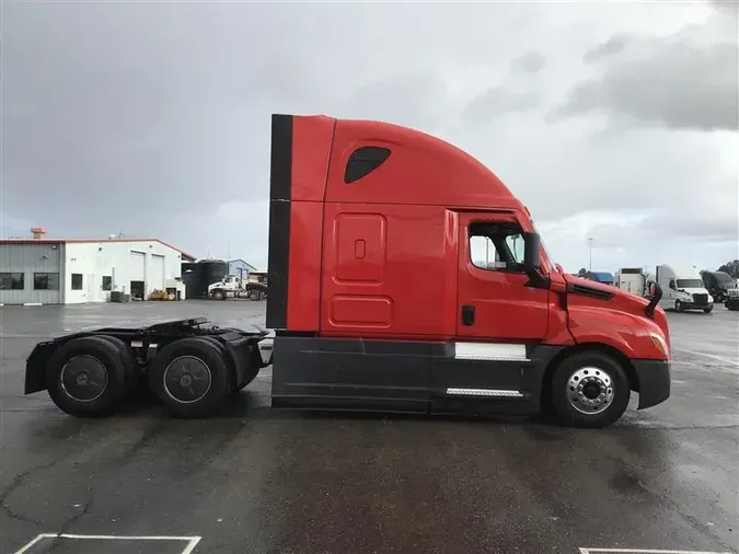 2021 FREIGHTLINER CA126