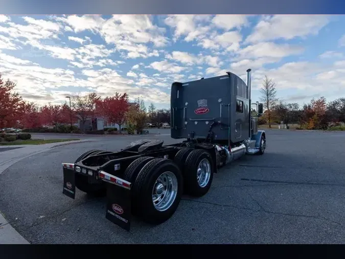 2022 PETERBILT 389