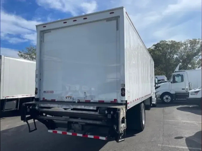 2017 FREIGHTLINER/MERCEDES M2 106