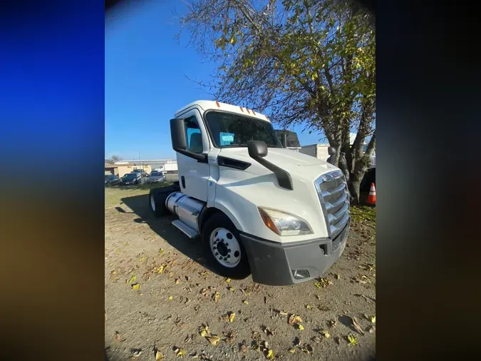 2020 FREIGHTLINER/MERCEDES NEW CASCADIA 11675393c10d6f58e057ecacd83331d08e4