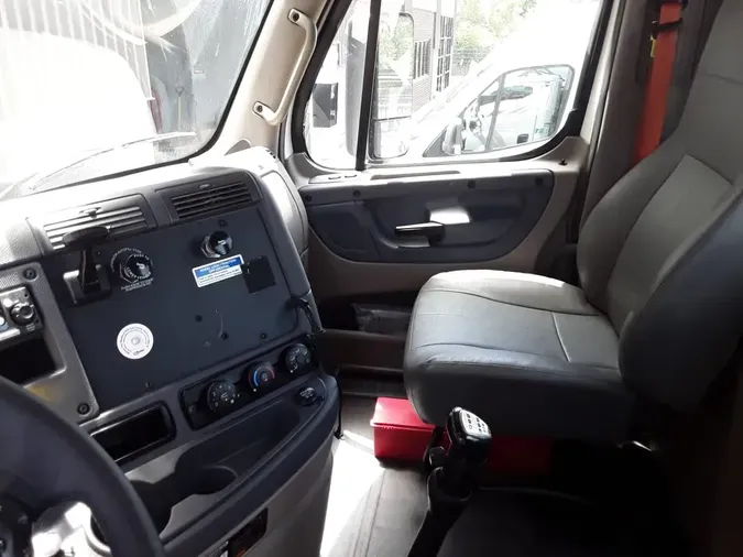 2017 FREIGHTLINER CASCADIA 125