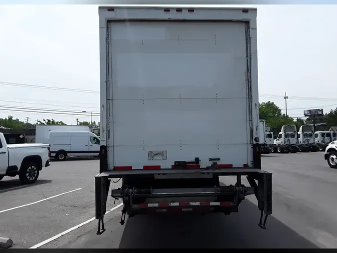 2018 FREIGHTLINER M2 106