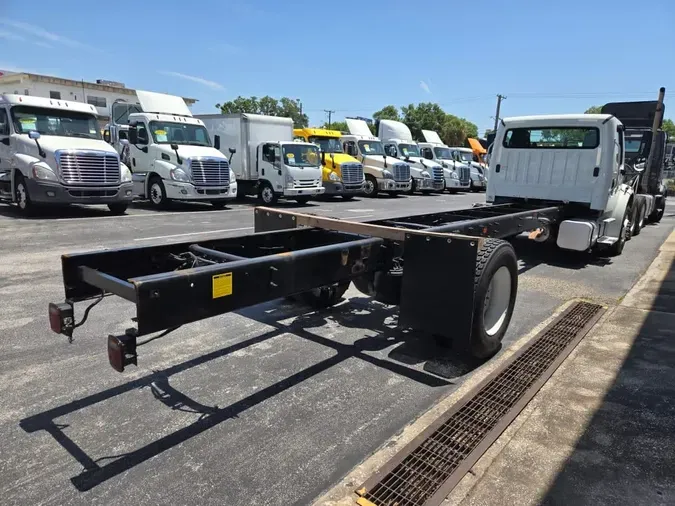 2020 FREIGHTLINER/MERCEDES M2 106