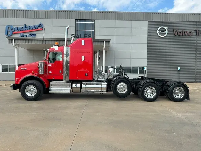 2018 KENWORTH T800