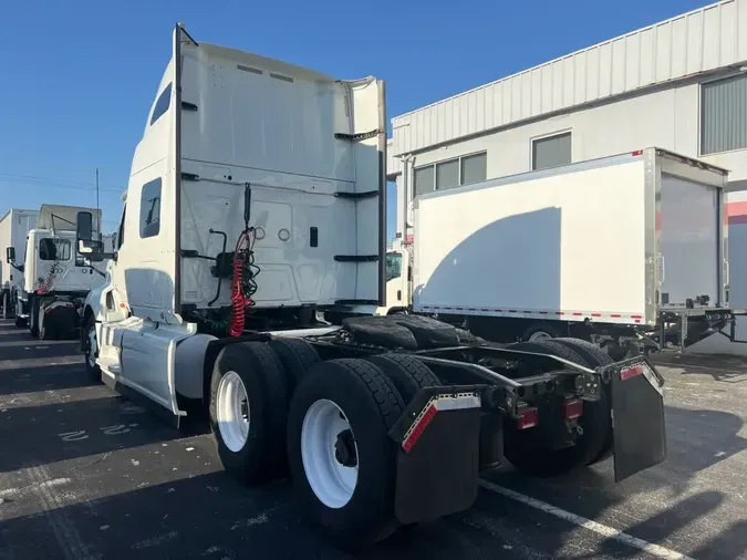 2020 NAVISTAR INTERNATIONAL LT625 DAYCAB S/A