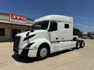 2020 VOLVO VNL64T740