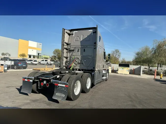 2023 Freightliner Cascadia