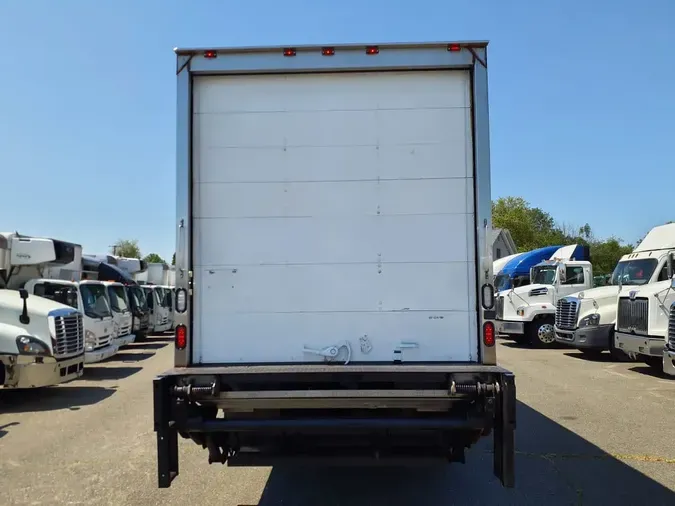 2018 FREIGHTLINER M2 106